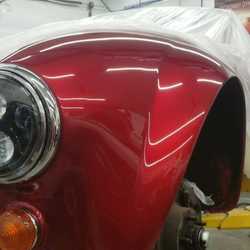 That pure reflection off hot red 
#cobra #costume #racing #collisionrepair